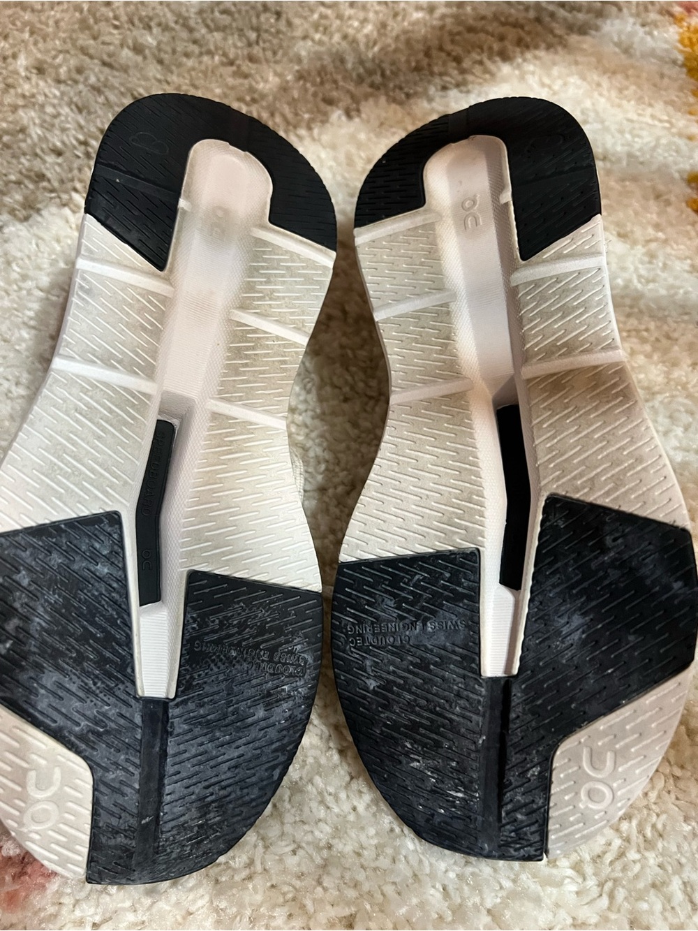 On Running Women's White Athletic Sneakers with Black Heel Tabs - Picture 4 of 5